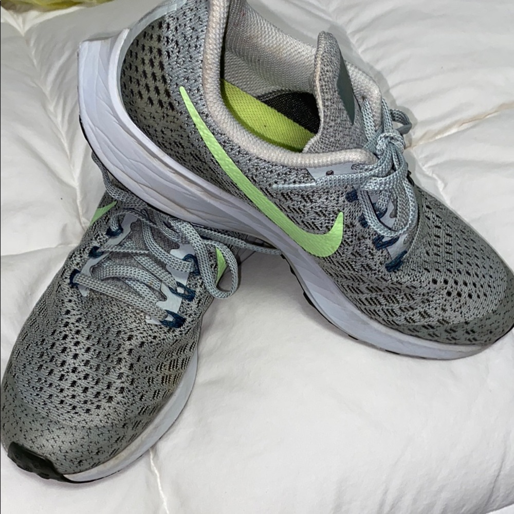Nike Zoom Pegasus Gray with Green Running Shoes